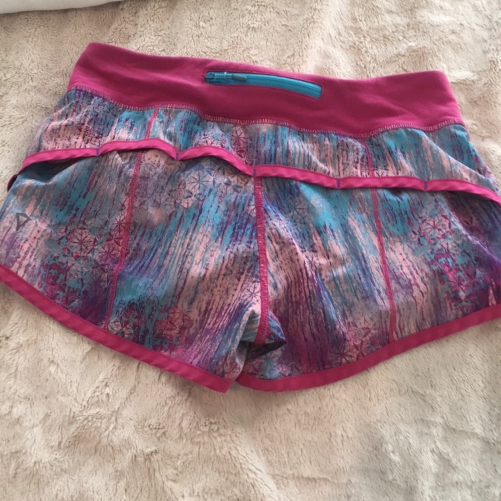 Girls Ivivva Shorts// Youth 12